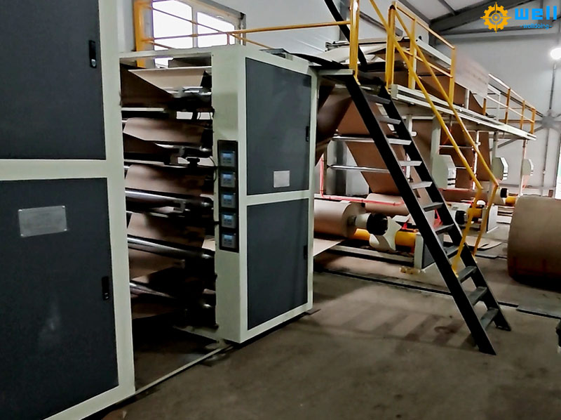 The debugging of the grey cardboard production line
