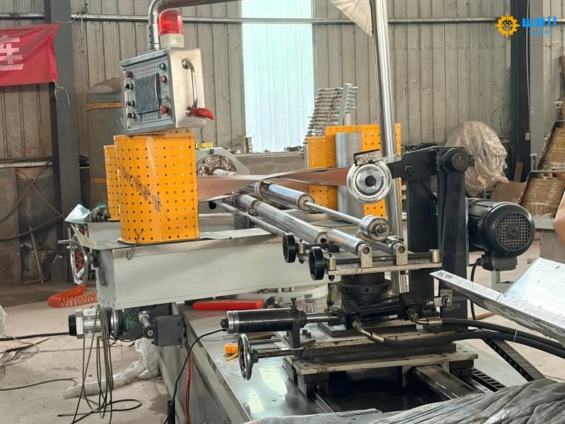 https://www.wdcartonmachine.com/automatic-spiral-paper-core-tube-making-machine-product/