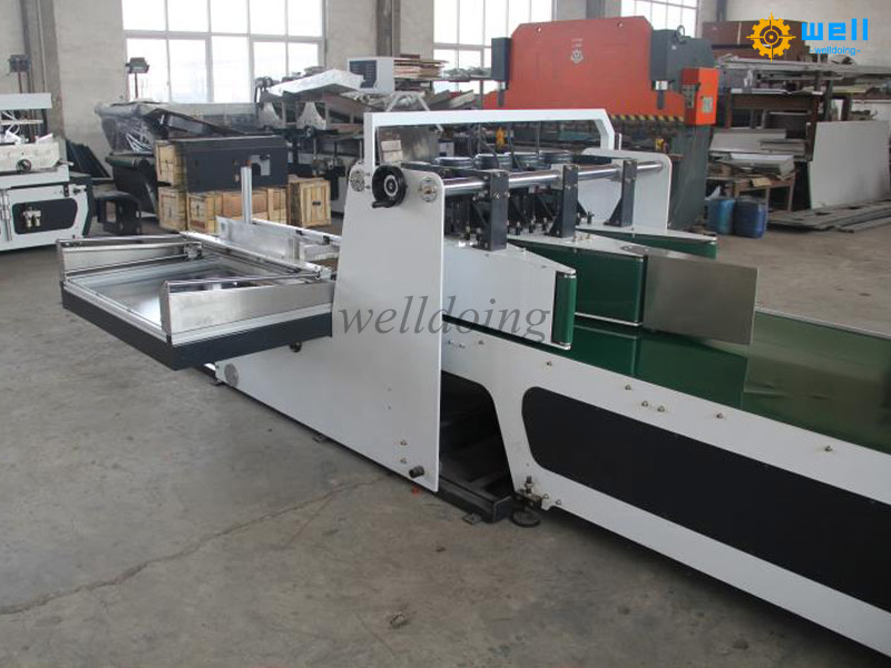 Functions of high-speed partition assembling machine