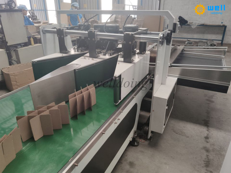Characteristics of automatic partition assembling machine