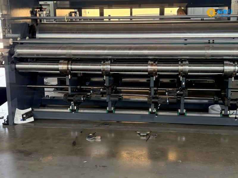 https://www.wdcartonmachine.com/3-color-flexo-printer-slotter-die-cutter-machine-product/