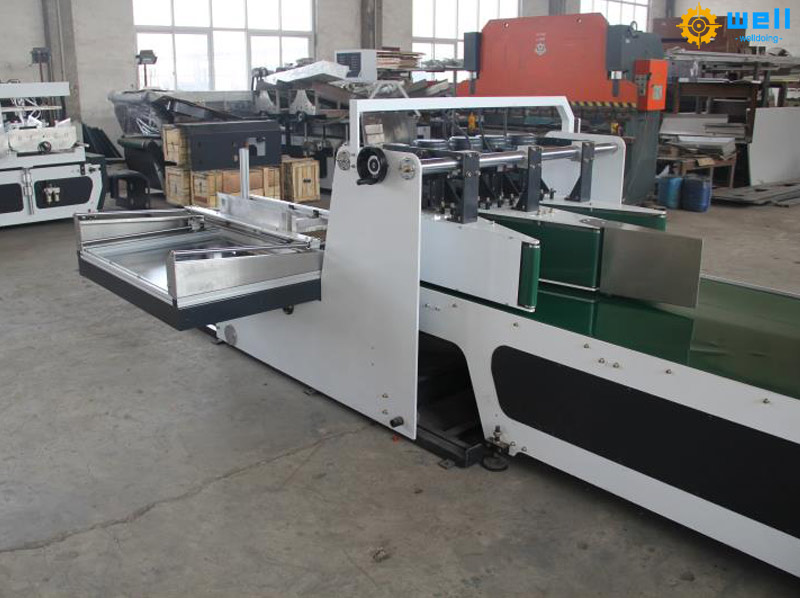 Regular service of cardboard partition assembler equipment