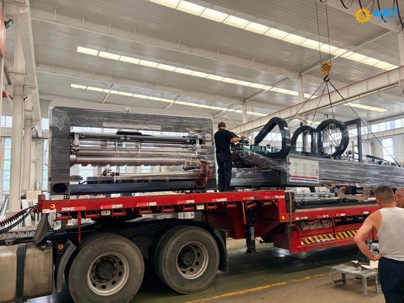 https://www.wdcartonmachine.com/automatic-folder-gluer-stitcher-machine-for-box-product/