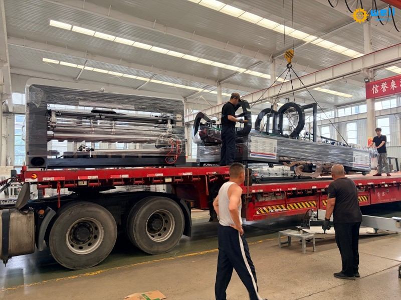 https://www.wdcartonmachine.com/automatic-corrugated-box-folder-gluer-stitching-machine-product/