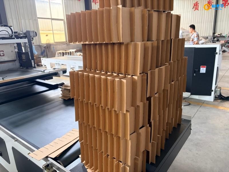 https://www.wdcartonmachine.com/corrugated-carton-partition-assembly-machine-product/