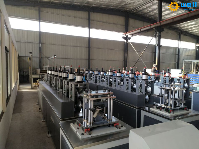 Safety precautions of operating paper edge protector machine