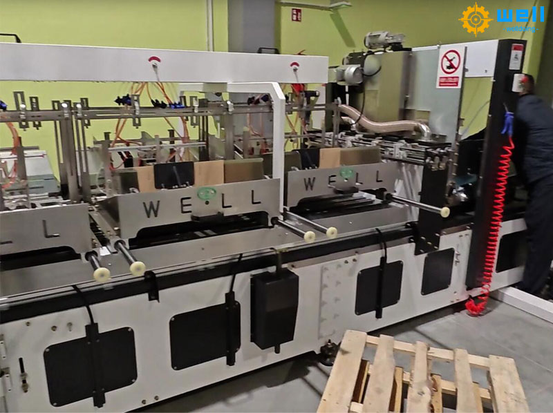 The cardboard box partition inserting machine production equipment