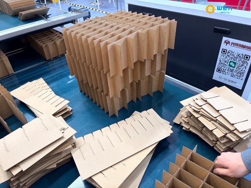 https://www.wdcartonmachine.com/corrugated-carton-partition-assembly-machine-product/